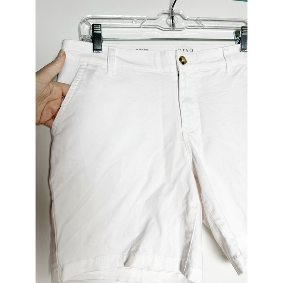 a.n.a Mid-Rise White Twill Shorts 7” inseam Perfect Short Pockets Belt Loops - Picture 2 of 6